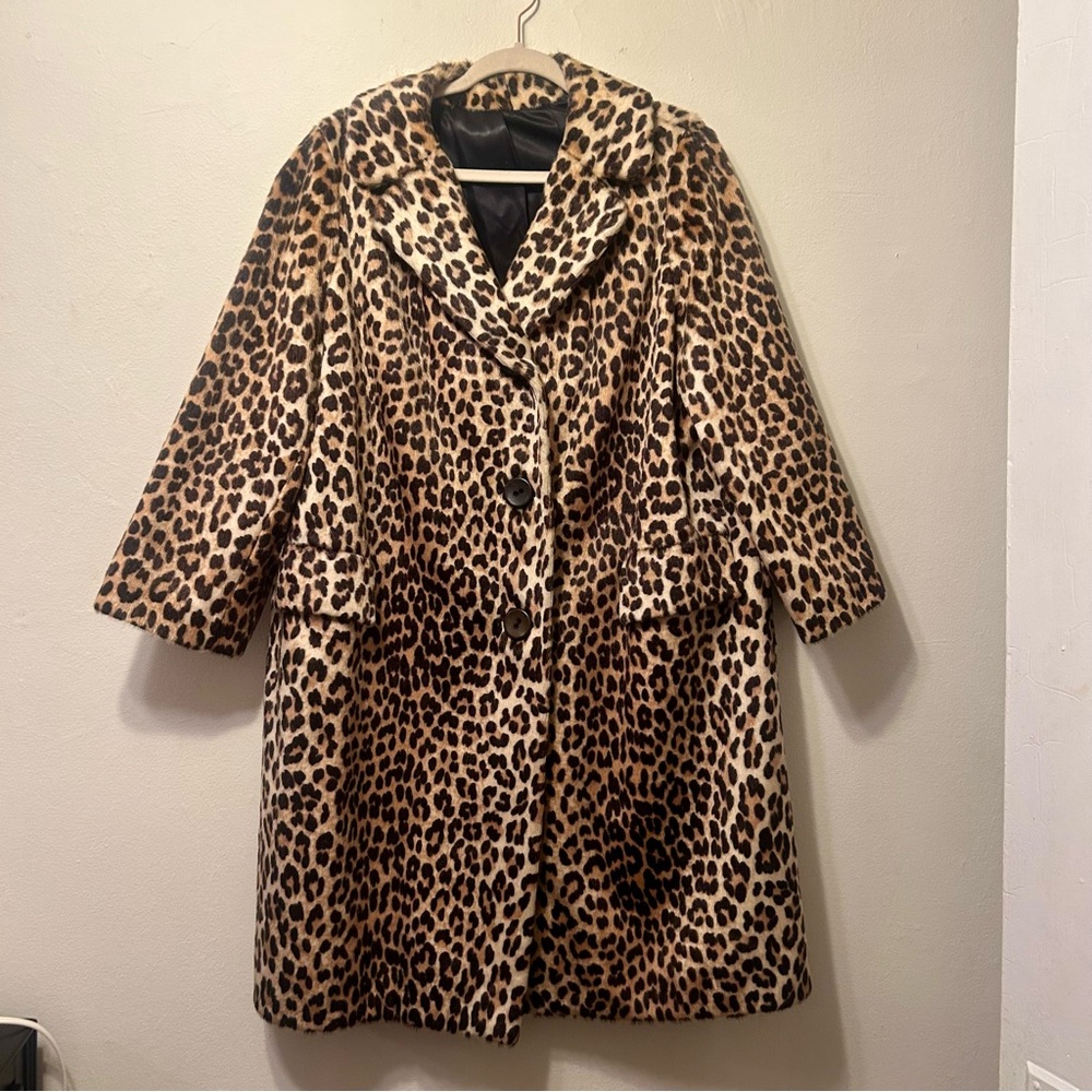 Vintage leopard print faux fur coat